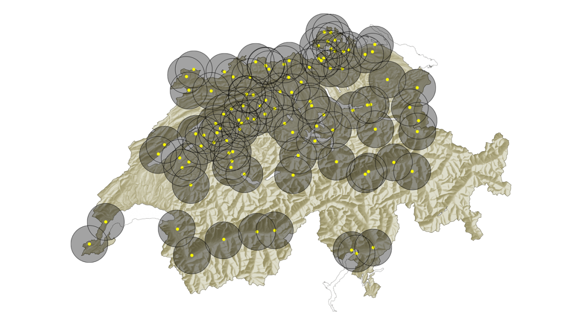 Mausohren fliegen von ihren Quartieren nachts bis über 15 km ins Jagdgebiet. Deshalb sind sie nachts in einem grossen Teil der Schweiz verbreitet.
